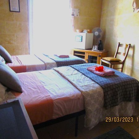 Ta Gorg Bed & Breakfast Qala Dış mekan fotoğraf