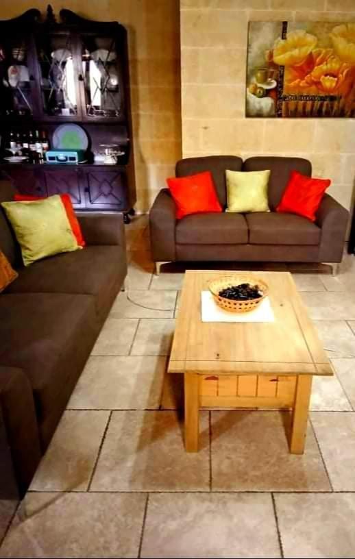 Ta Gorg Bed & Breakfast Qala Dış mekan fotoğraf