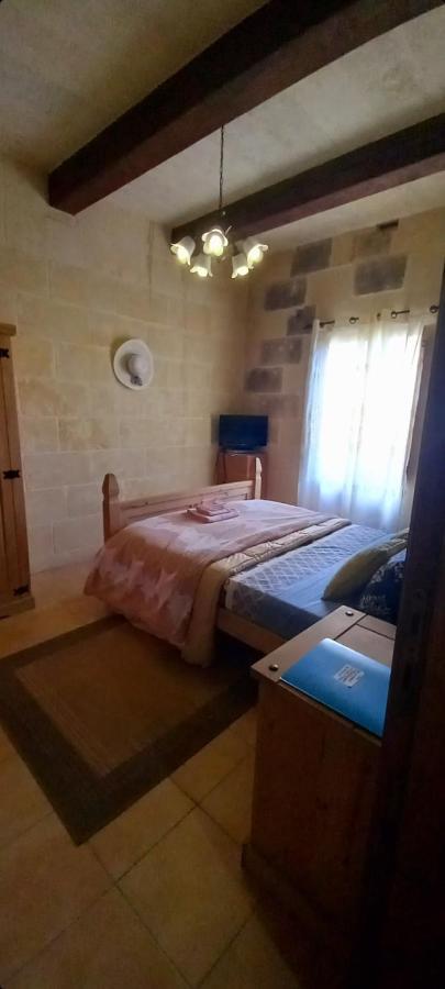 Ta Gorg Bed & Breakfast Qala Dış mekan fotoğraf